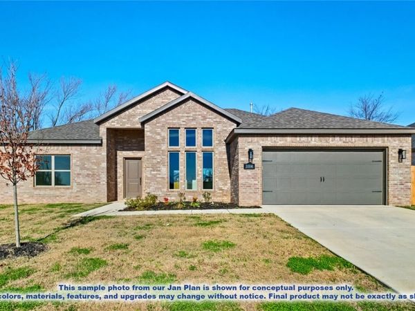 1049 Glenora Avenue, Lowell, AR 72745