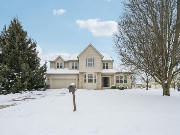 8949 Hickory View Street NW, Canal Winchester, OH 43110