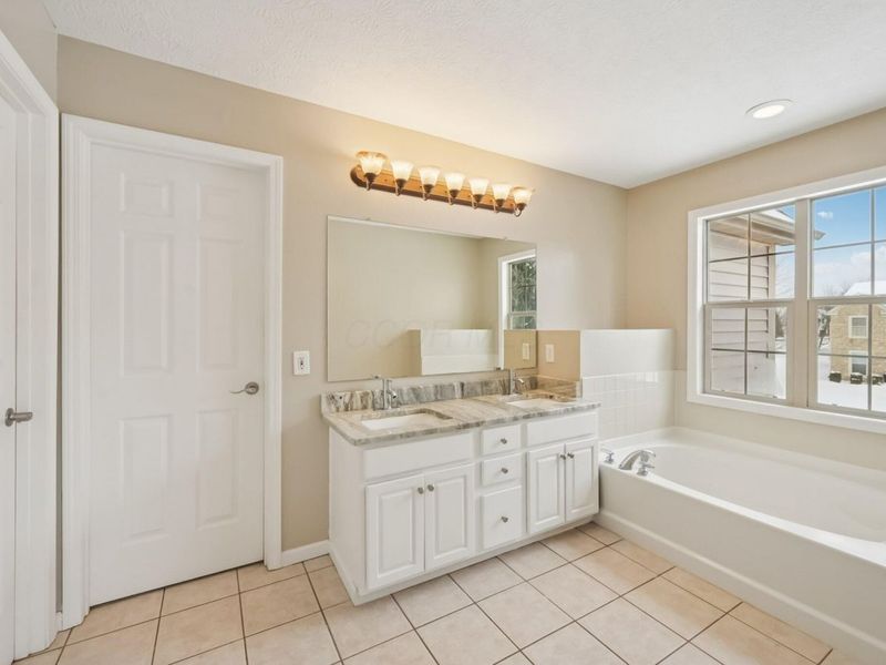 8949 Hickory View Street NW, Canal Winchester, OH 43110 Photo 59