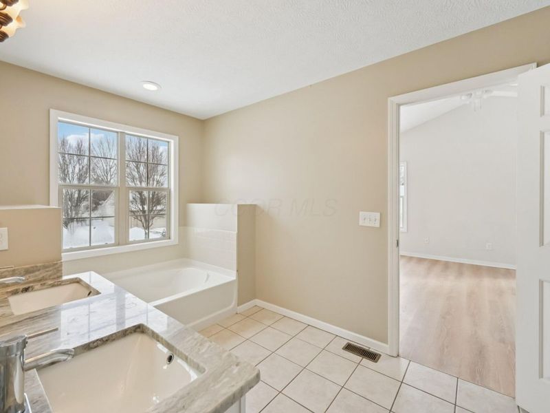 8949 Hickory View Street NW, Canal Winchester, OH 43110 Photo 60