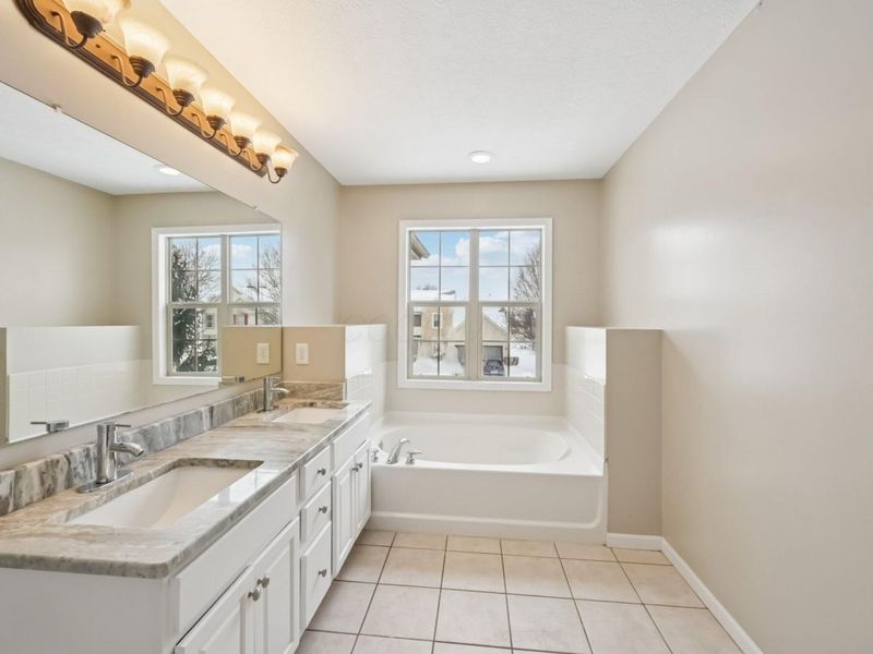 8949 Hickory View Street NW, Canal Winchester, OH 43110 Photo 61