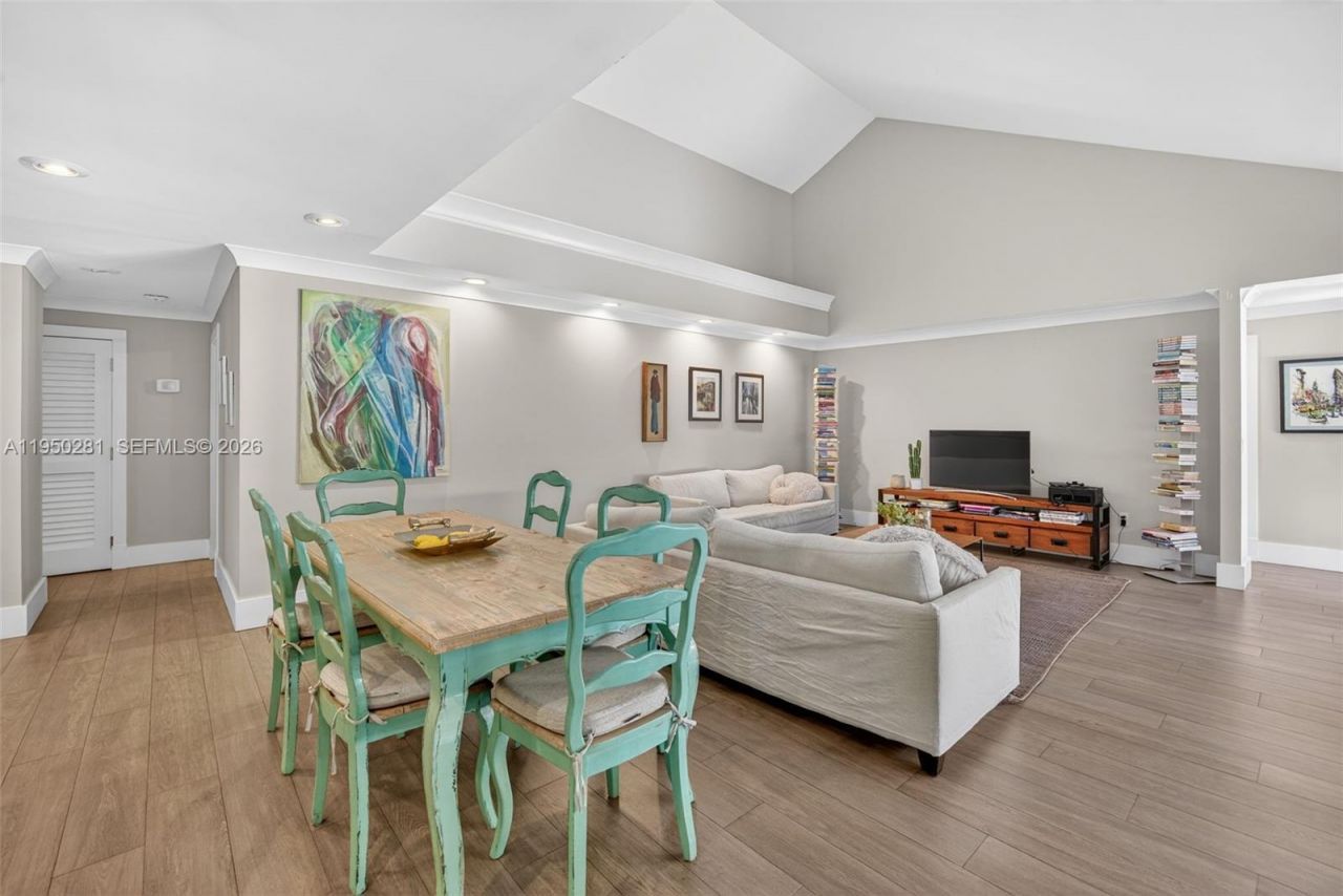 7681 SW 107th St, Pinecrest, FL 33156 Photo