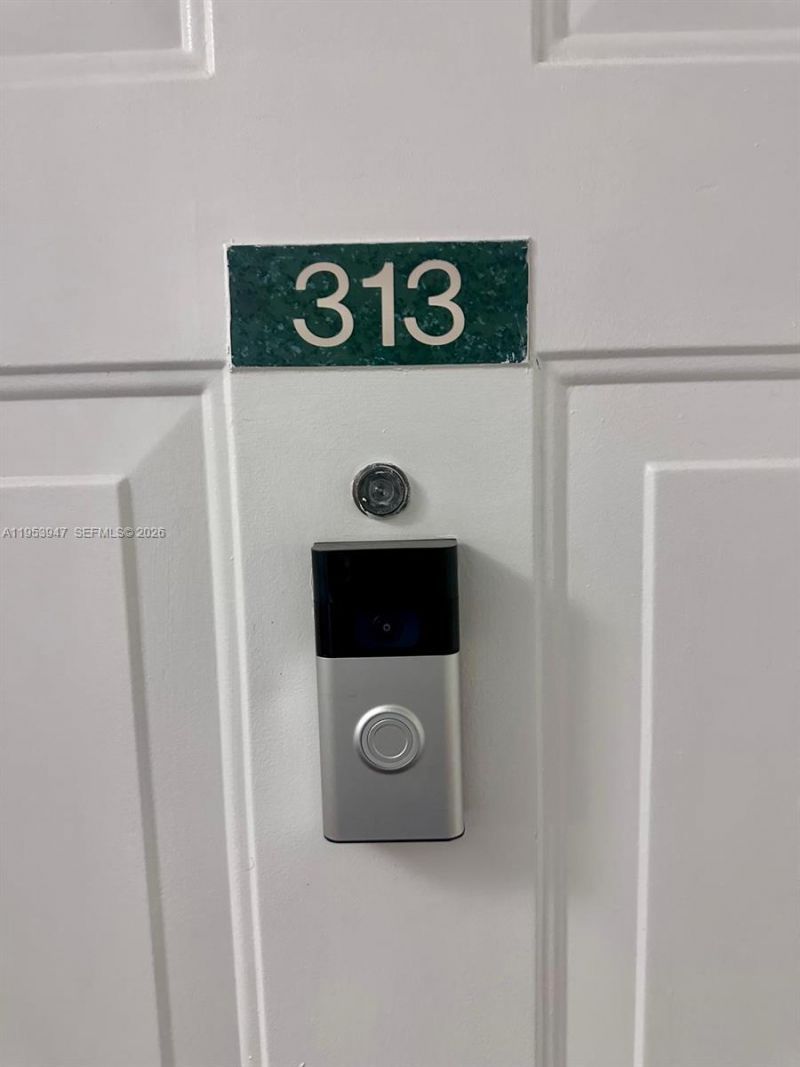 9340 Fontainebleau Blvd, Unit 313, Miami, FL 33172 Photo