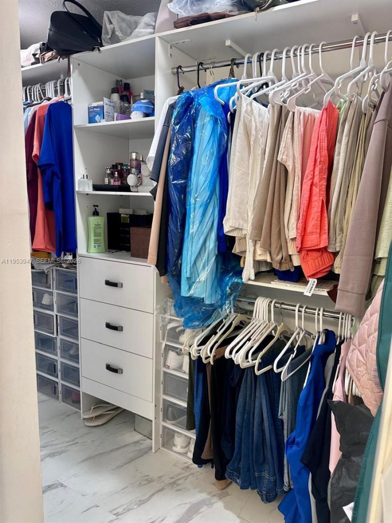 9340 Fontainebleau Blvd, Unit 313, Miami, FL 33172 Photo