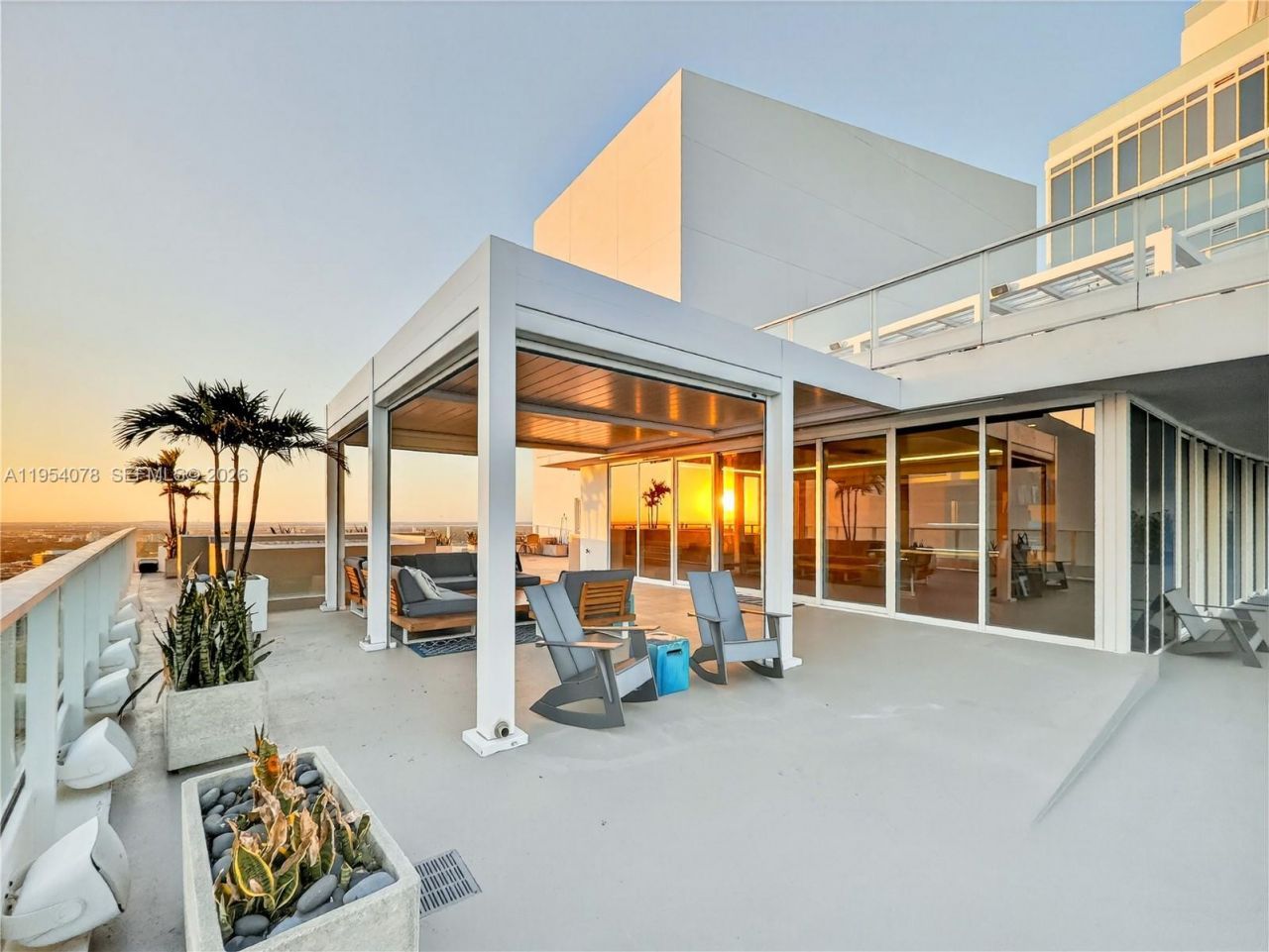2020 N Bayshore Dr, Unit PH-4104, Miami, FL 33137 Photo