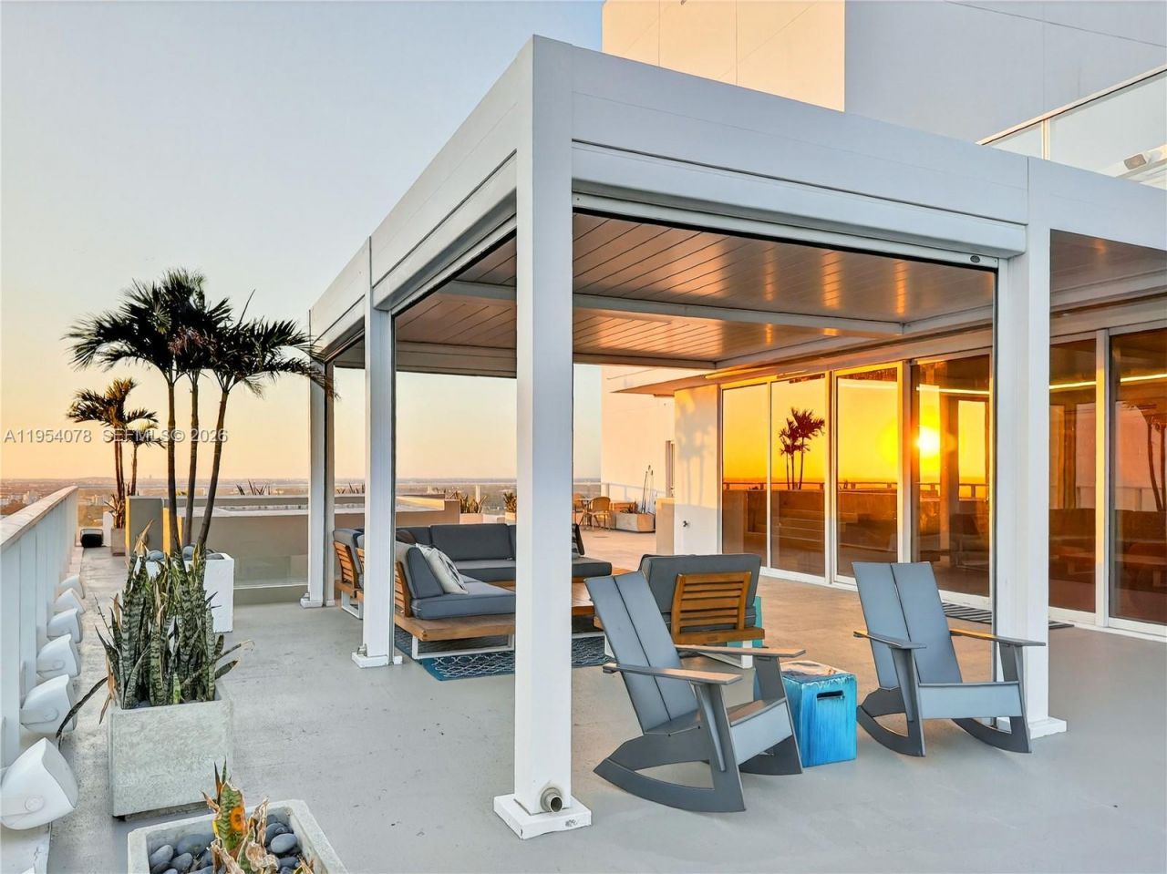 2020 N Bayshore Dr, Unit PH-4104, Miami, FL 33137 Photo