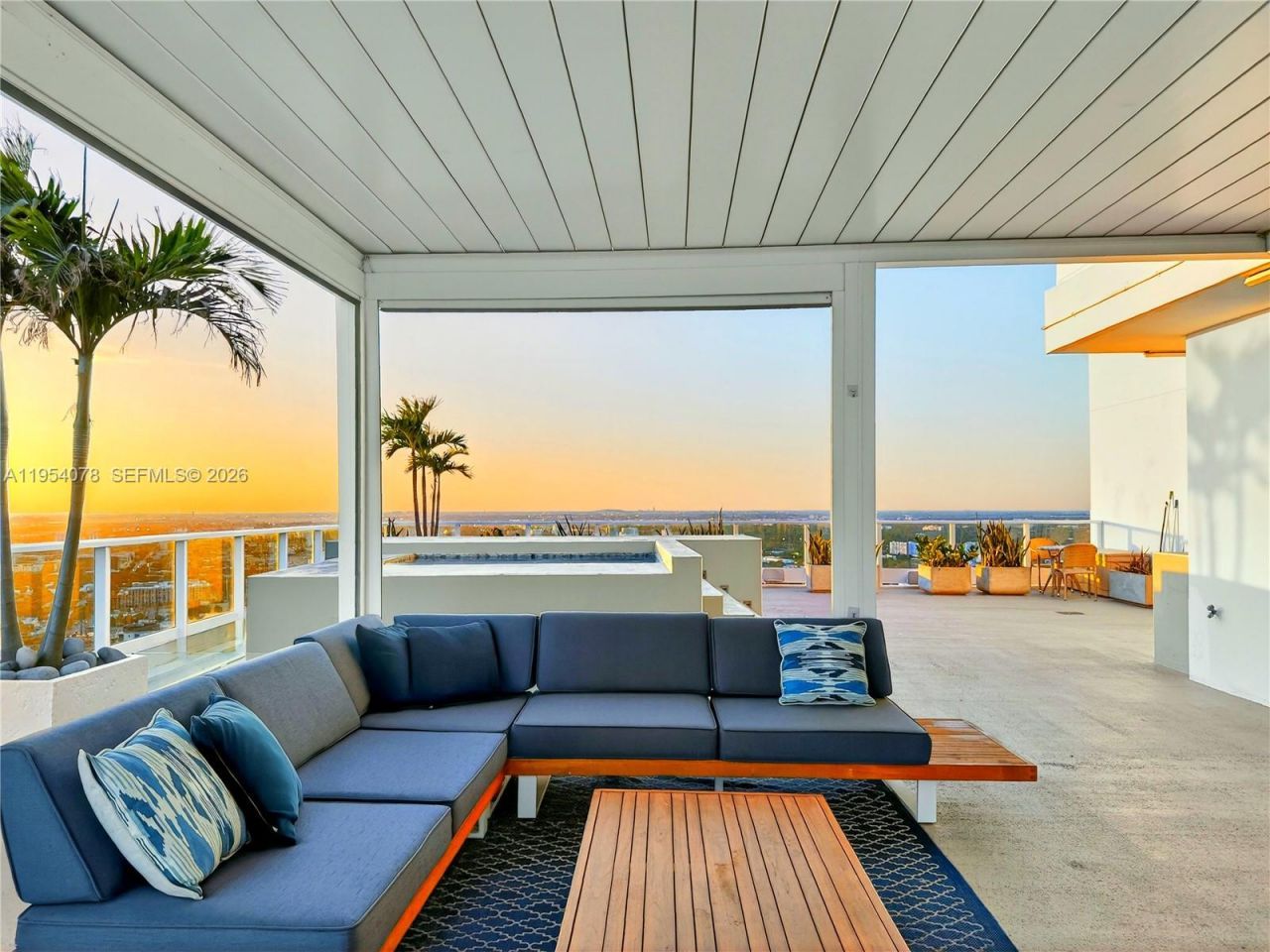 2020 N Bayshore Dr, Unit PH-4104, Miami, FL 33137 Photo