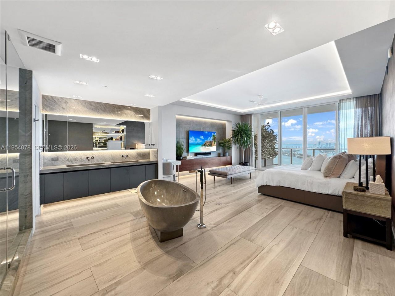 2020 N Bayshore Dr, Unit PH-4104, Miami, FL 33137 Photo