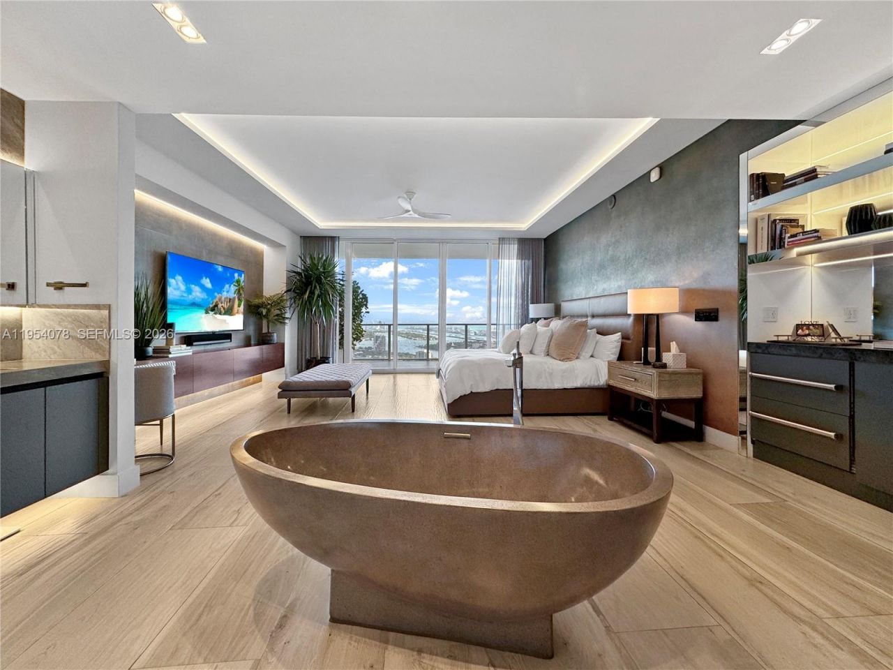 2020 N Bayshore Dr, Unit PH-4104, Miami, FL 33137 Photo