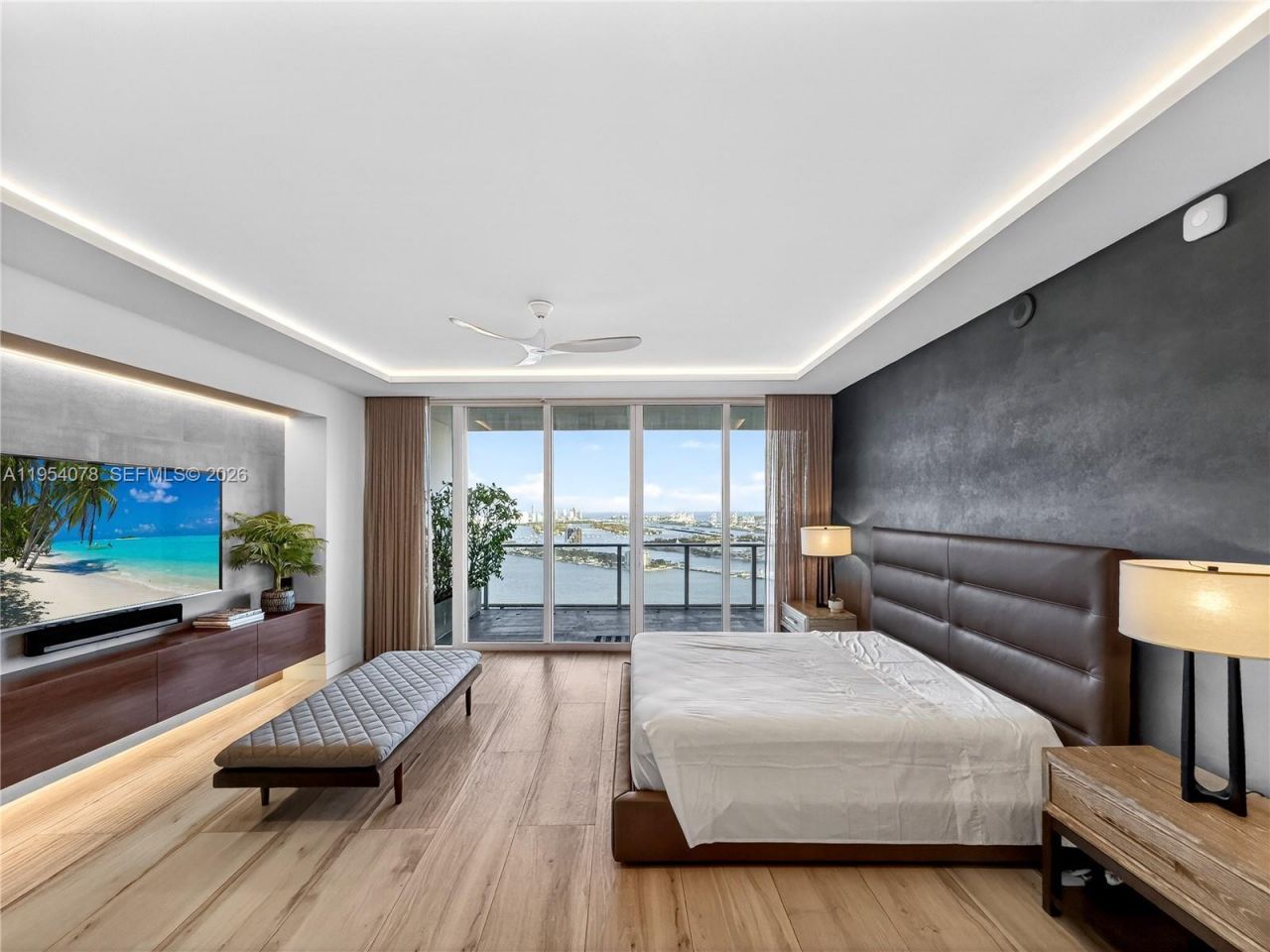 2020 N Bayshore Dr, Unit PH-4104, Miami, FL 33137 Photo