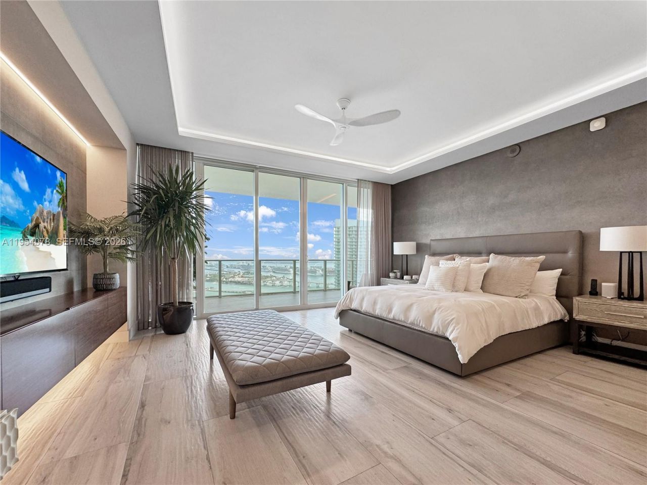2020 N Bayshore Dr, Unit PH-4104, Miami, FL 33137 Photo