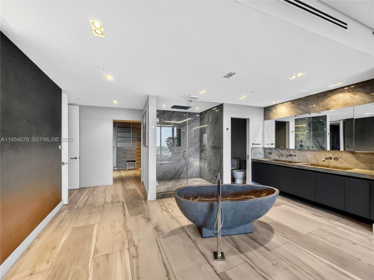 2020 N Bayshore Dr, Unit PH-4104, Miami, FL 33137 Photo