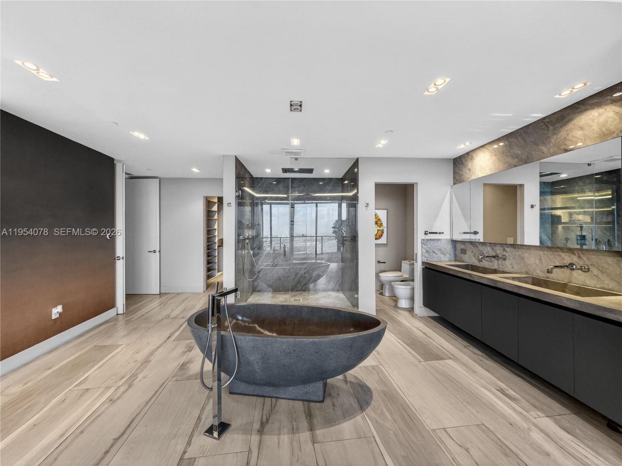 2020 N Bayshore Dr, Unit PH-4104, Miami, FL 33137 Photo