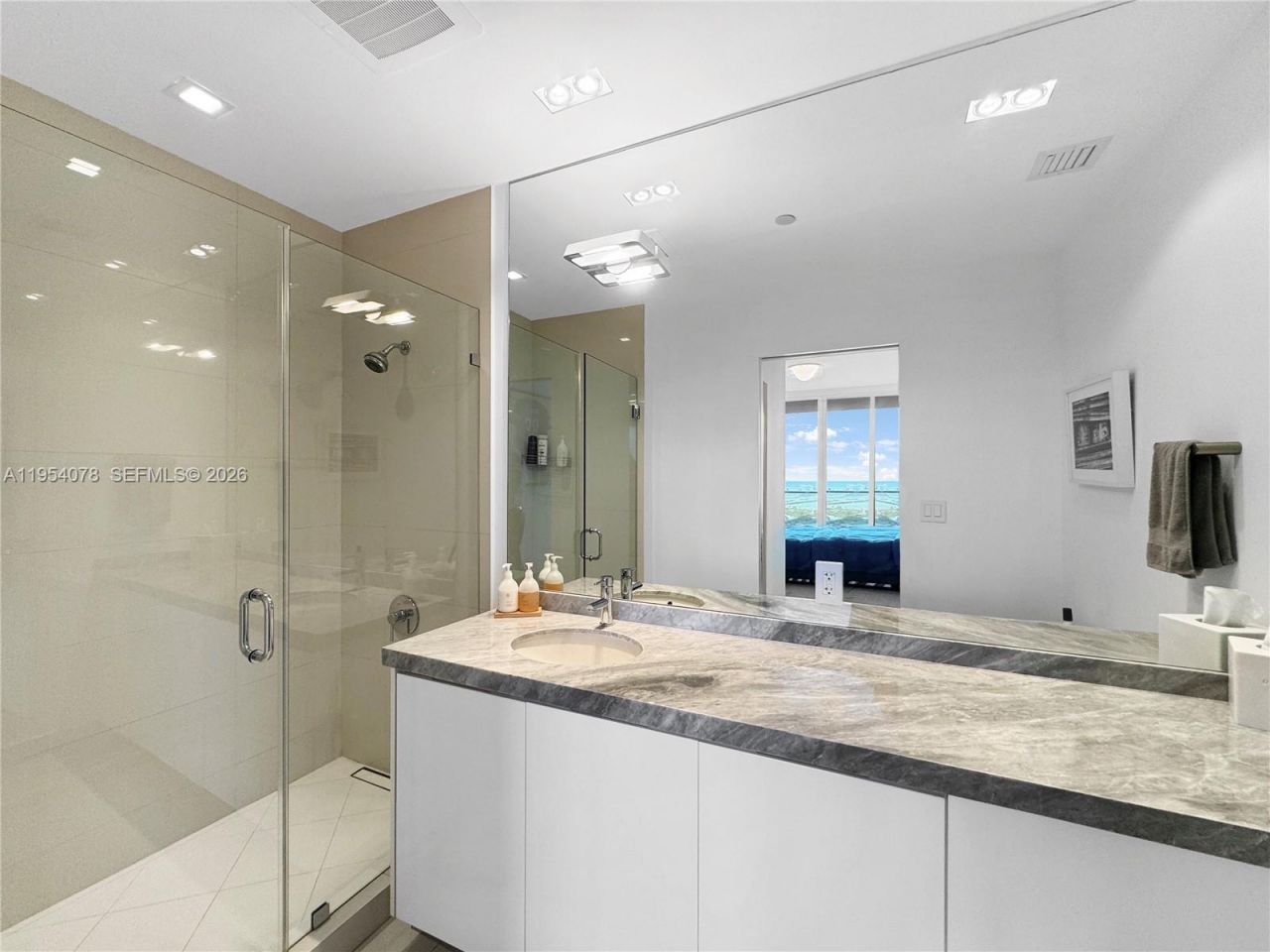 2020 N Bayshore Dr, Unit PH-4104, Miami, FL 33137 Photo