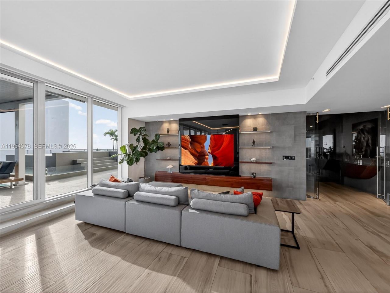 2020 N Bayshore Dr, Unit PH-4104, Miami, FL 33137 Photo