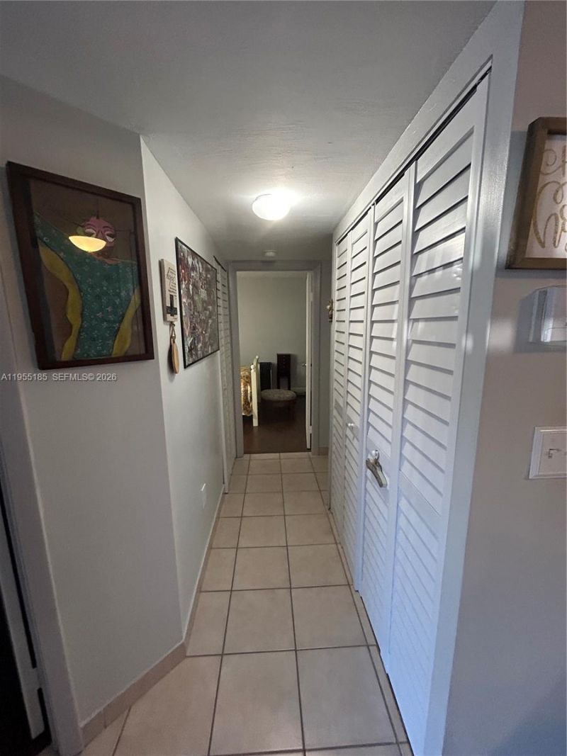 200 W Palm Cir W , Unit 104, Pembroke Pines, FL 33025 Photo