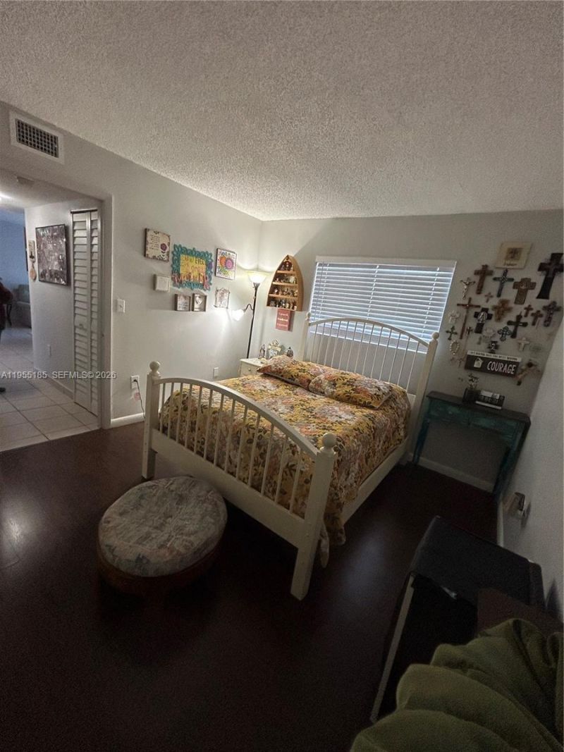 200 W Palm Cir W , Unit 104, Pembroke Pines, FL 33025 Photo