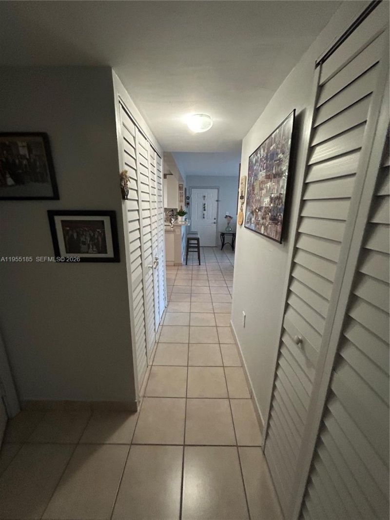 200 W Palm Cir W , Unit 104, Pembroke Pines, FL 33025 Photo