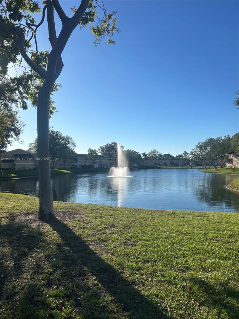 200 W Palm Cir W , Unit 104, Pembroke Pines, FL 33025 Photo