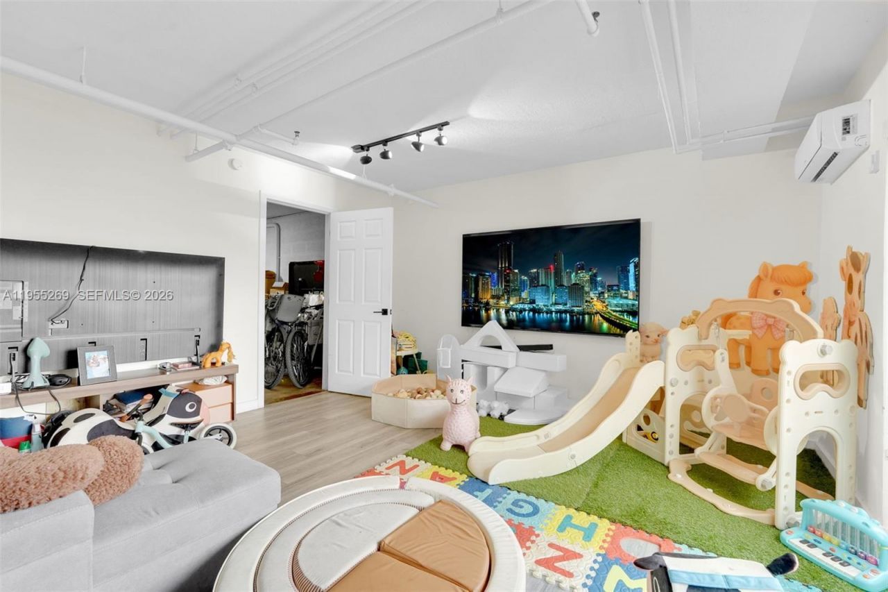 738 NE 90th St, Unit 207, Miami, FL 33138 Photo