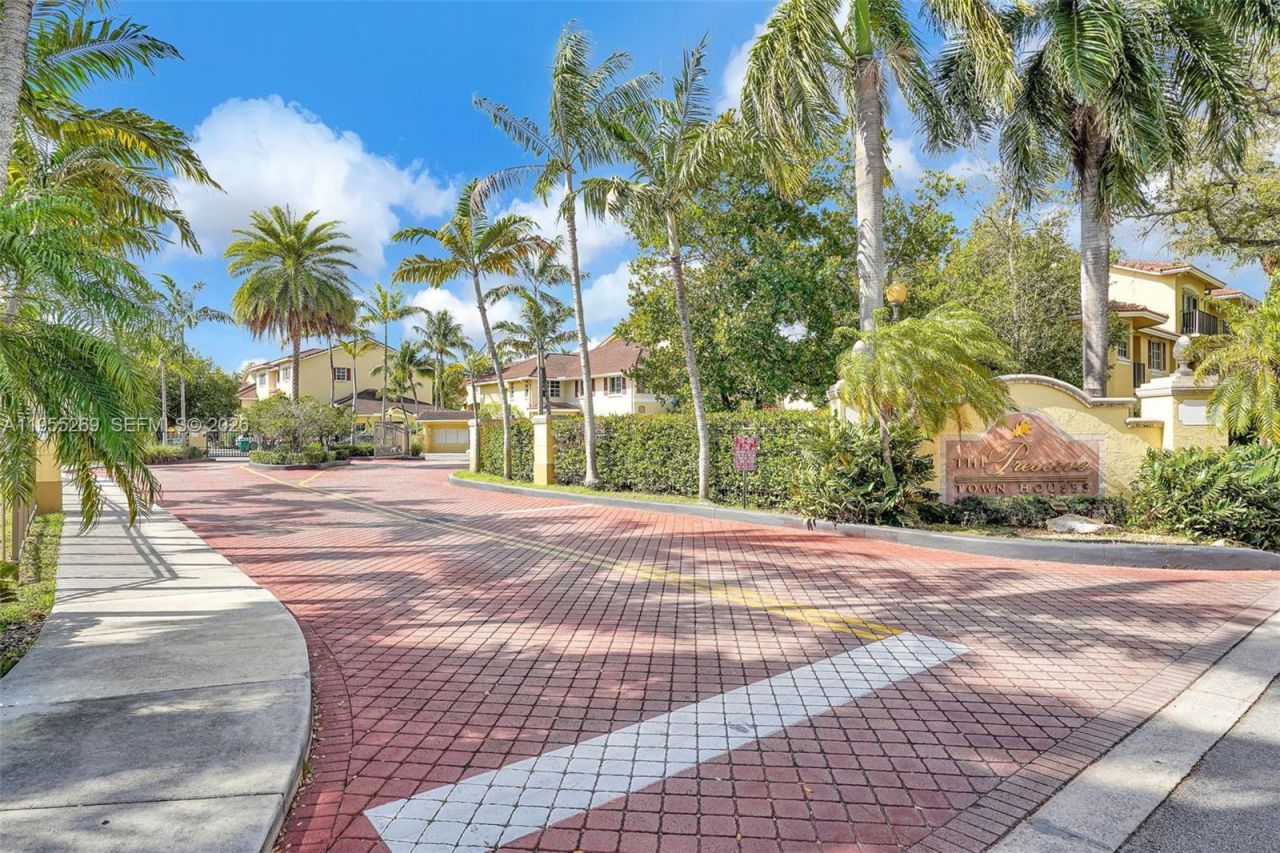 738 NE 90th St, Unit 207, Miami, FL 33138 Photo