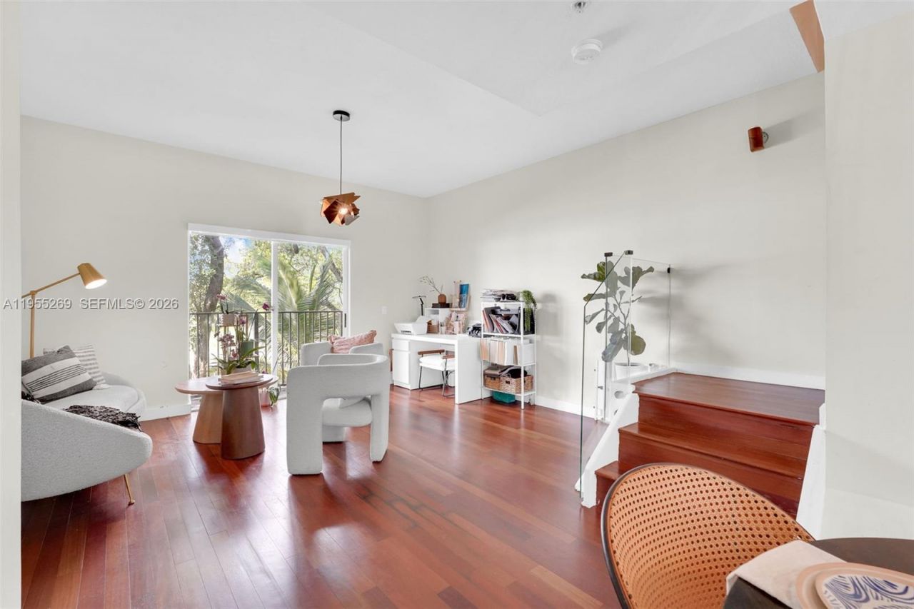 738 NE 90th St, Unit 207, Miami, FL 33138 Photo