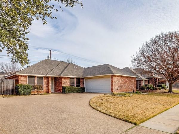 6003 Blue Mesa Drive, Arlington, TX 76017