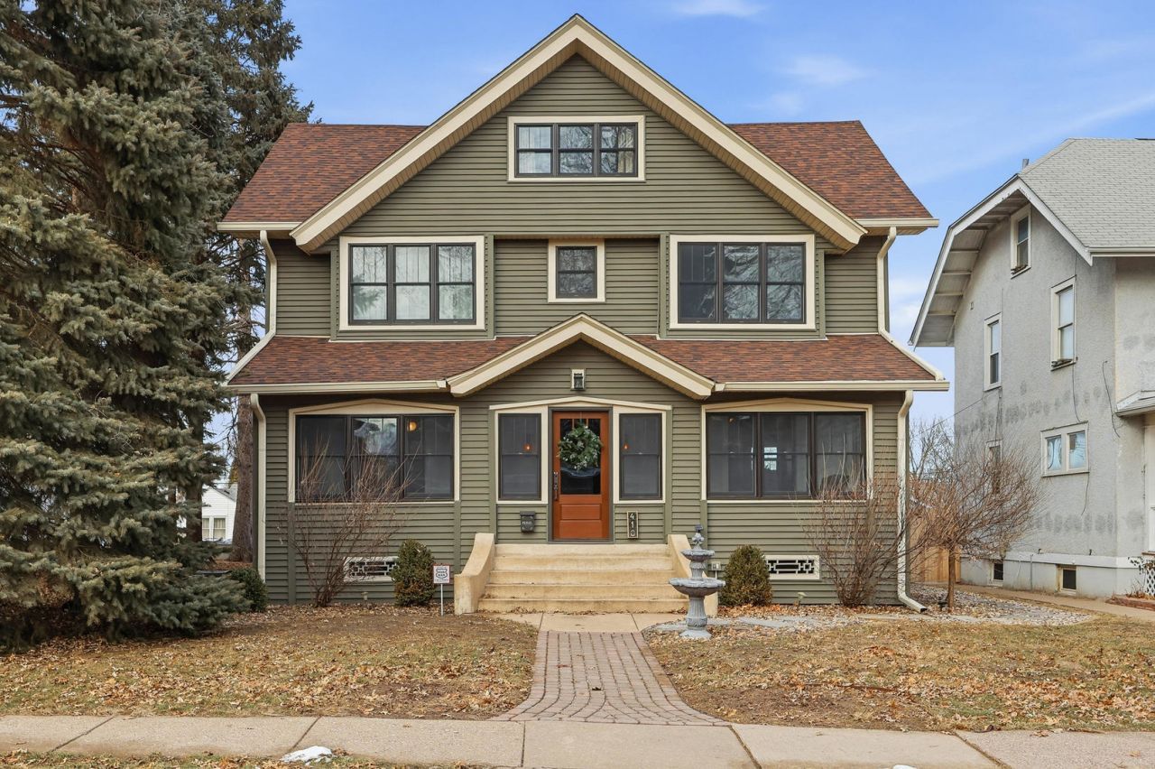 410 Rusholme Street E, Davenport, IA 52803 Main Photo