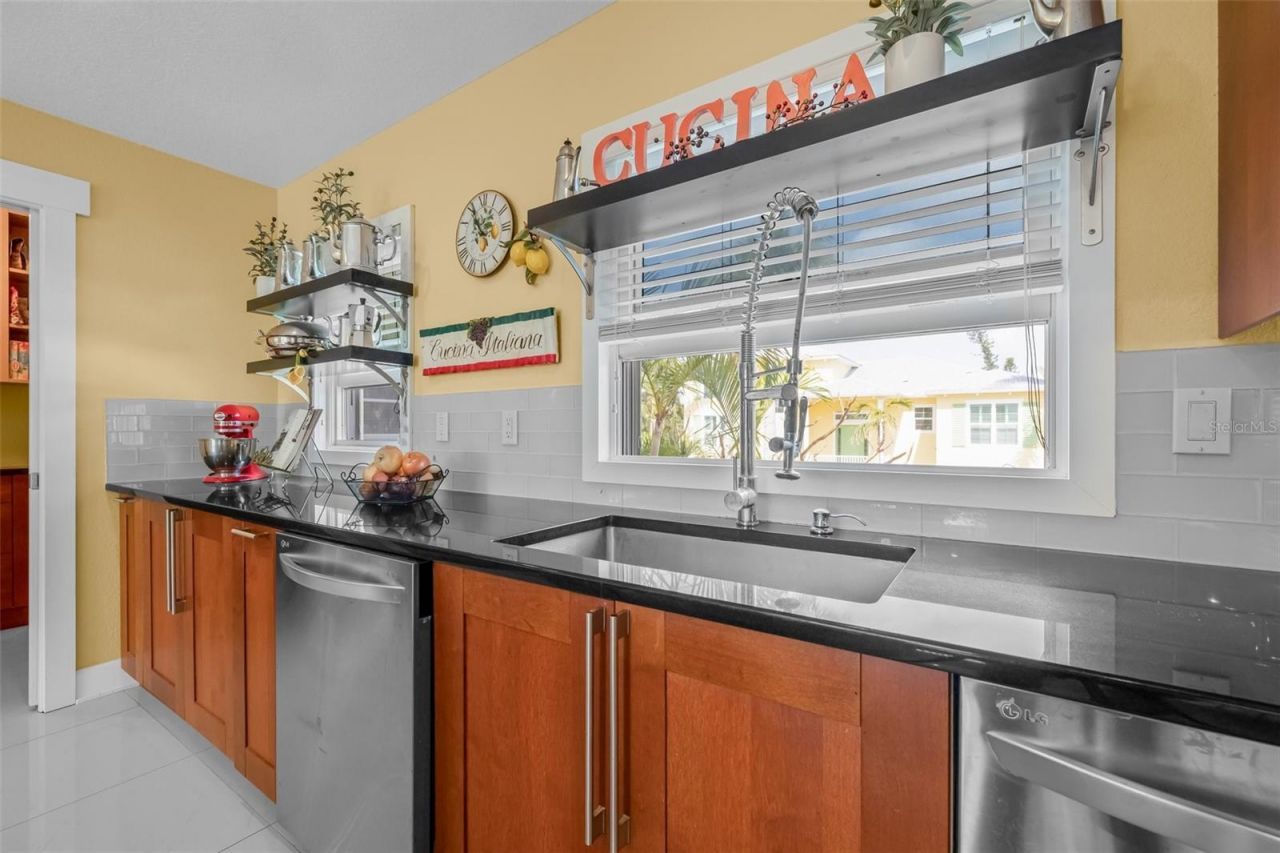 614 Norton Street, Longboat Key, FL 34228 Photo