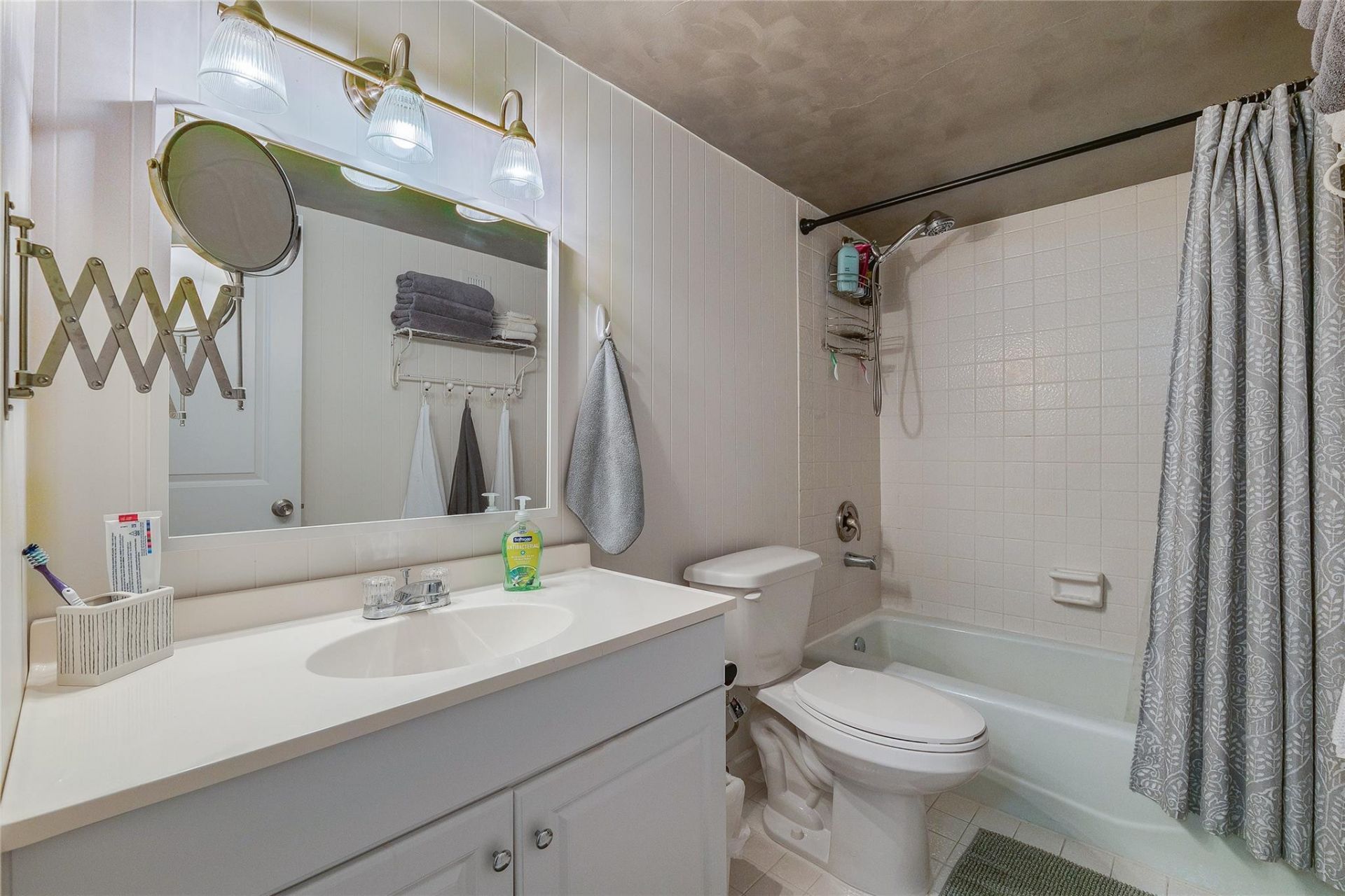 3920 Inverrary Boulevard, Unit 404-C, Lauderhill, FL 33319 Photo