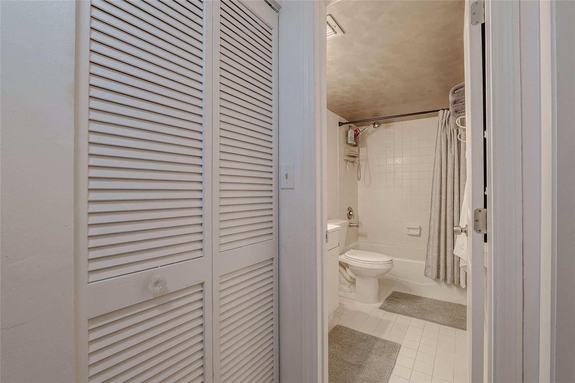 3920 Inverrary Boulevard, Unit 404-C, Lauderhill, FL 33319 Photo