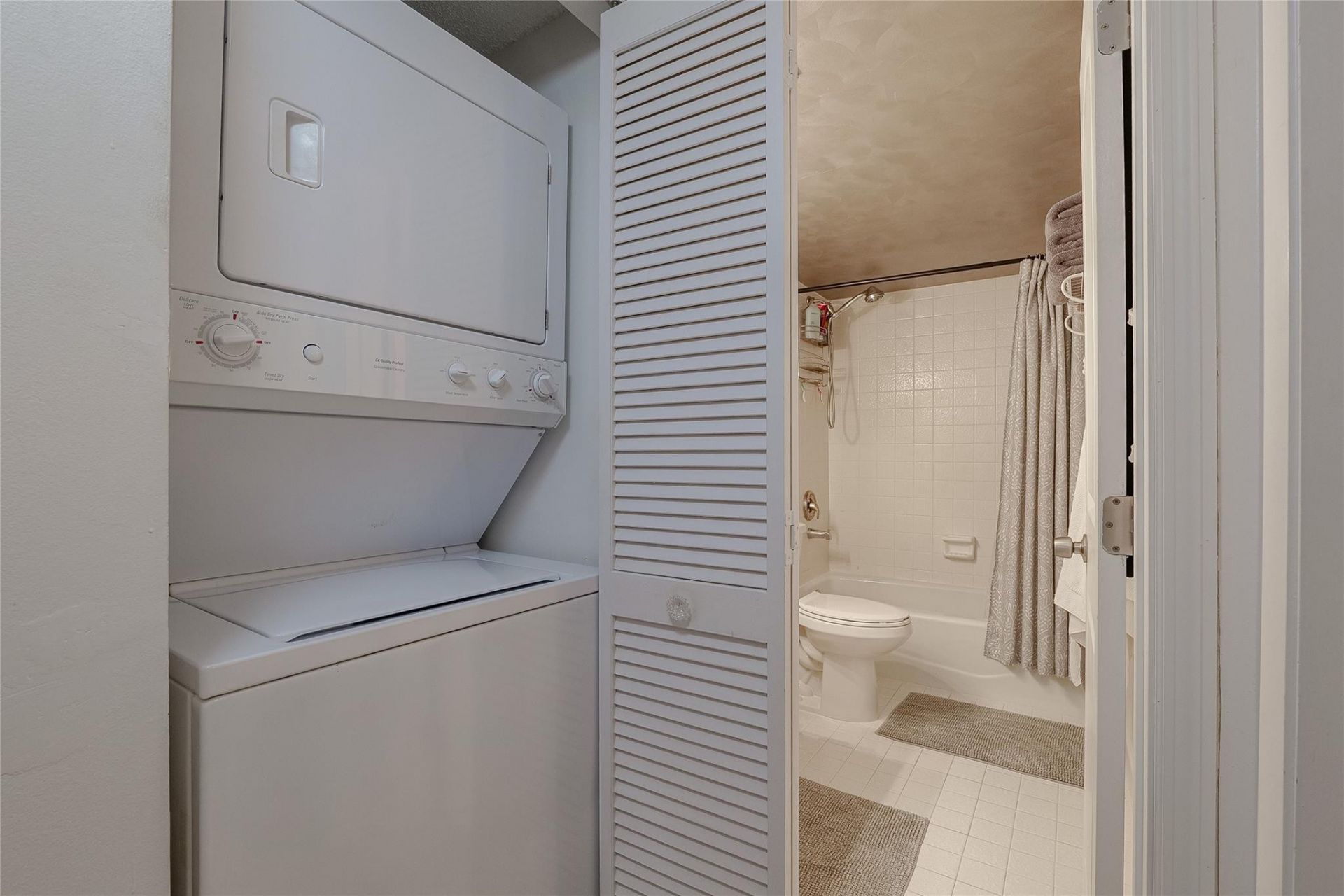 3920 Inverrary Boulevard, Unit 404-C, Lauderhill, FL 33319 Photo