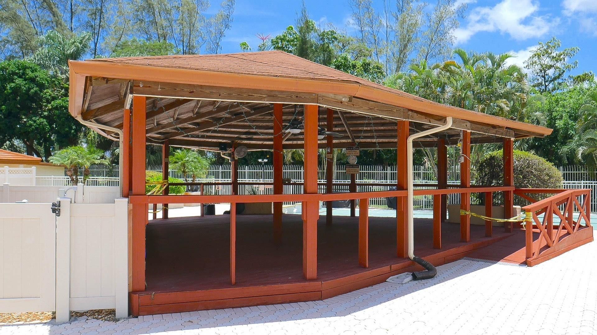 3920 Inverrary Boulevard, Unit 404-C, Lauderhill, FL 33319 Photo