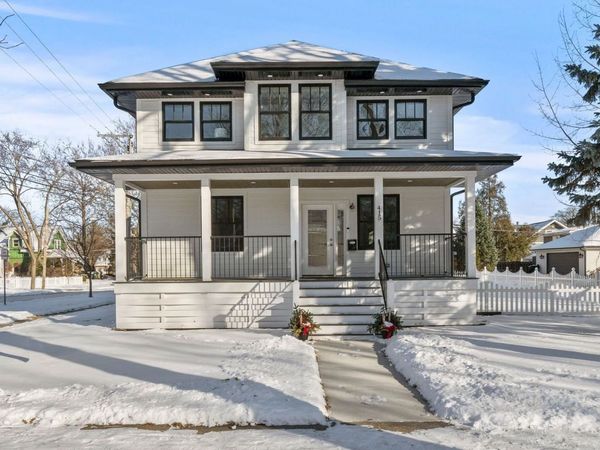 415 N Haddow Avenue, Arlington Heights, IL 60004