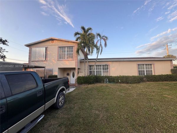 1600 W 32nd St, Riviera Beach, FL 33404