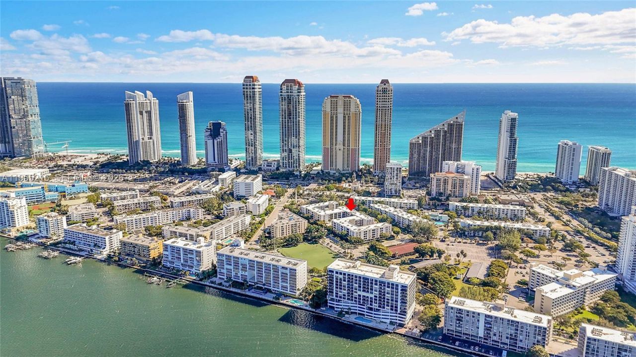 201 178th Dr , Unit 308, Sunny Isles Beach, FL 33160 Photo