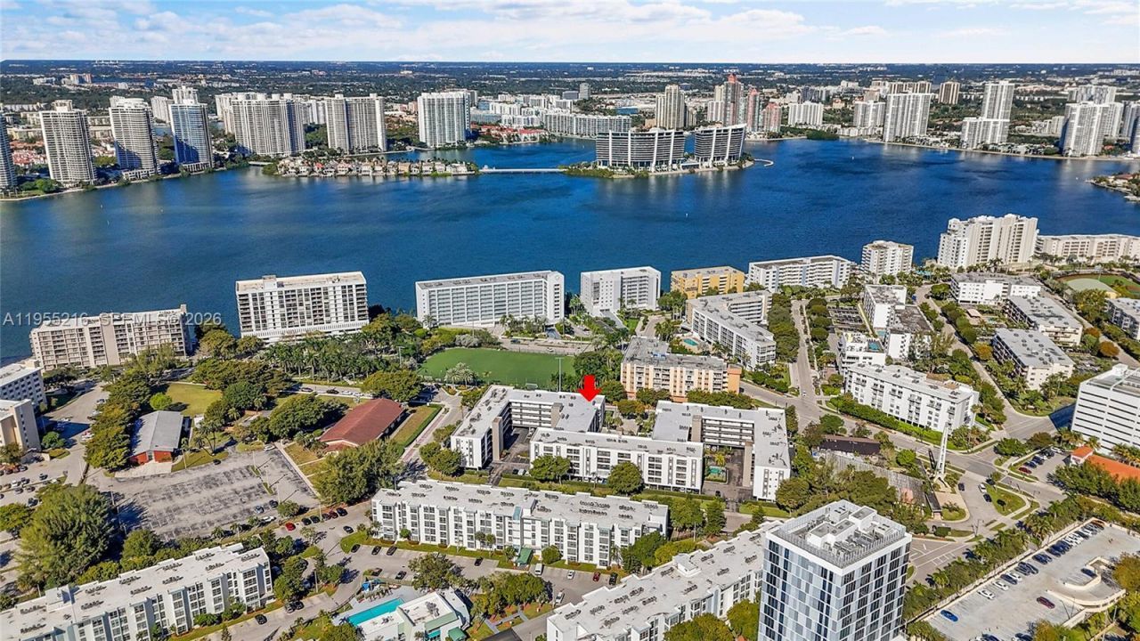 201 178th Dr , Unit 308, Sunny Isles Beach, FL 33160 Photo