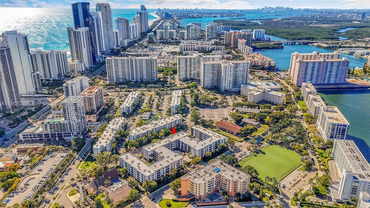 201 178th Dr , Unit 308, Sunny Isles Beach, FL 33160 Photo