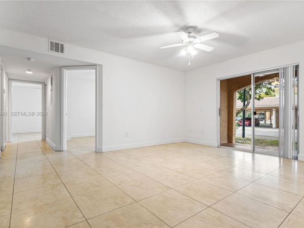 5530 NW 61st St, Unit 302, Coconut Creek, FL 33073