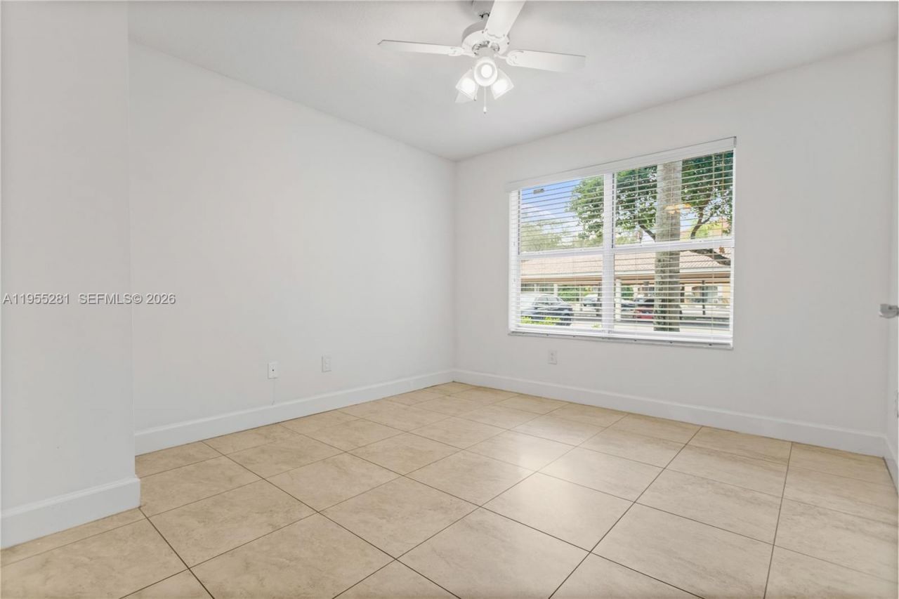 5530 NW 61st St, Unit 302, Coconut Creek, FL 33073 Photo