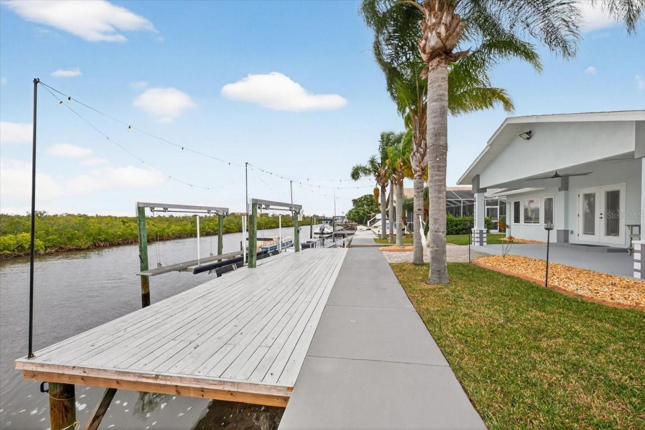 4111 Marine Parkway, New Port Richey, FL 34652 Photo