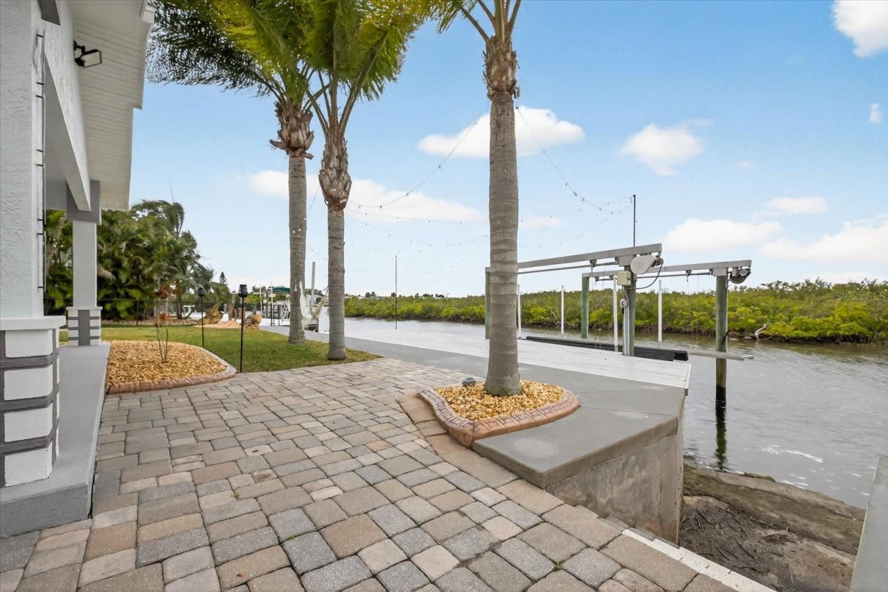 4111 Marine Parkway, New Port Richey, FL 34652 Photo