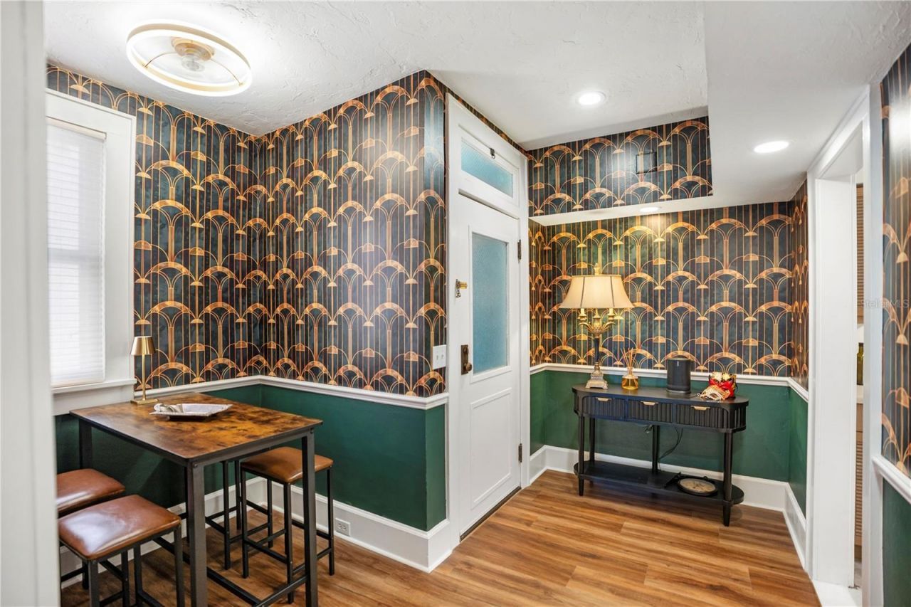 1221 N Palm Avenue, Unit 303, Sarasota, FL 34236 Photo