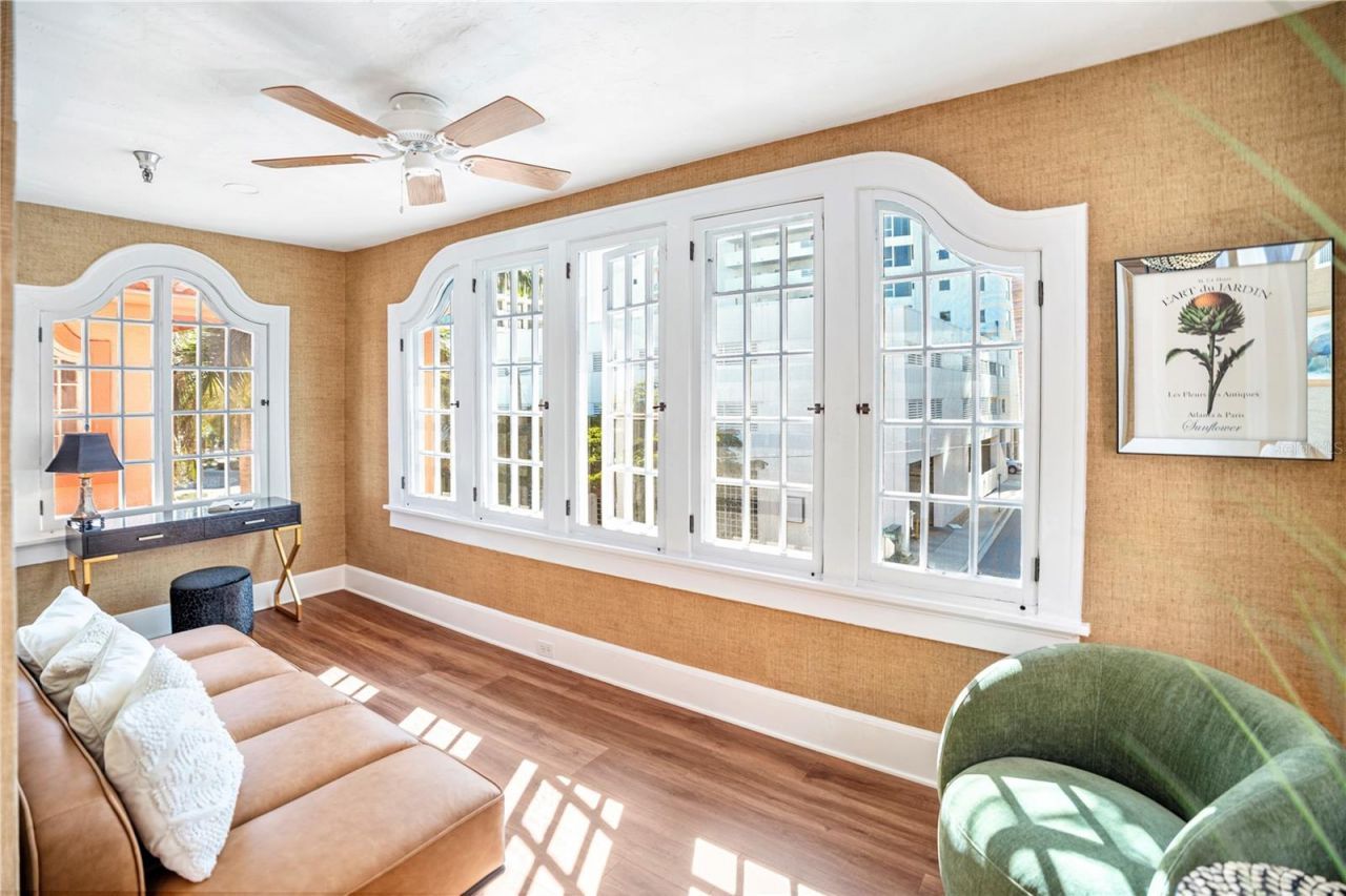 1221 N Palm Avenue, Unit 303, Sarasota, FL 34236 Photo