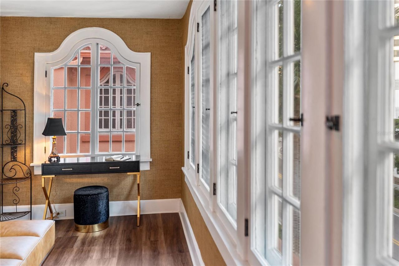 1221 N Palm Avenue, Unit 303, Sarasota, FL 34236 Photo