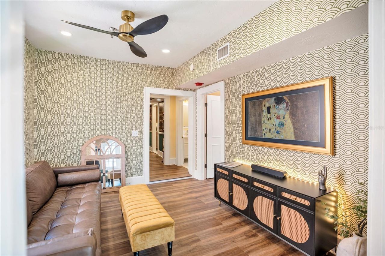 1221 N Palm Avenue, Unit 303, Sarasota, FL 34236 Photo