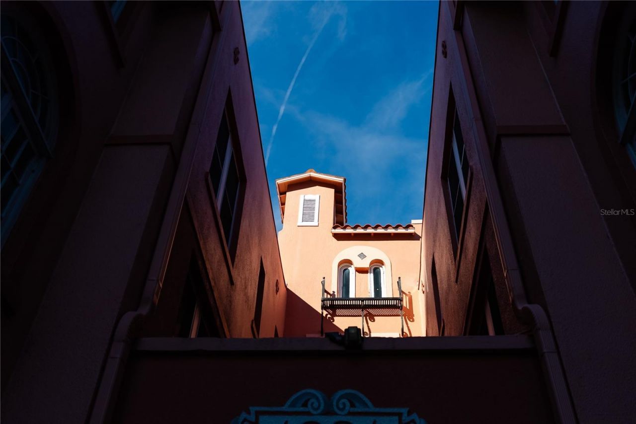 1221 N Palm Avenue, Unit 303, Sarasota, FL 34236 Photo