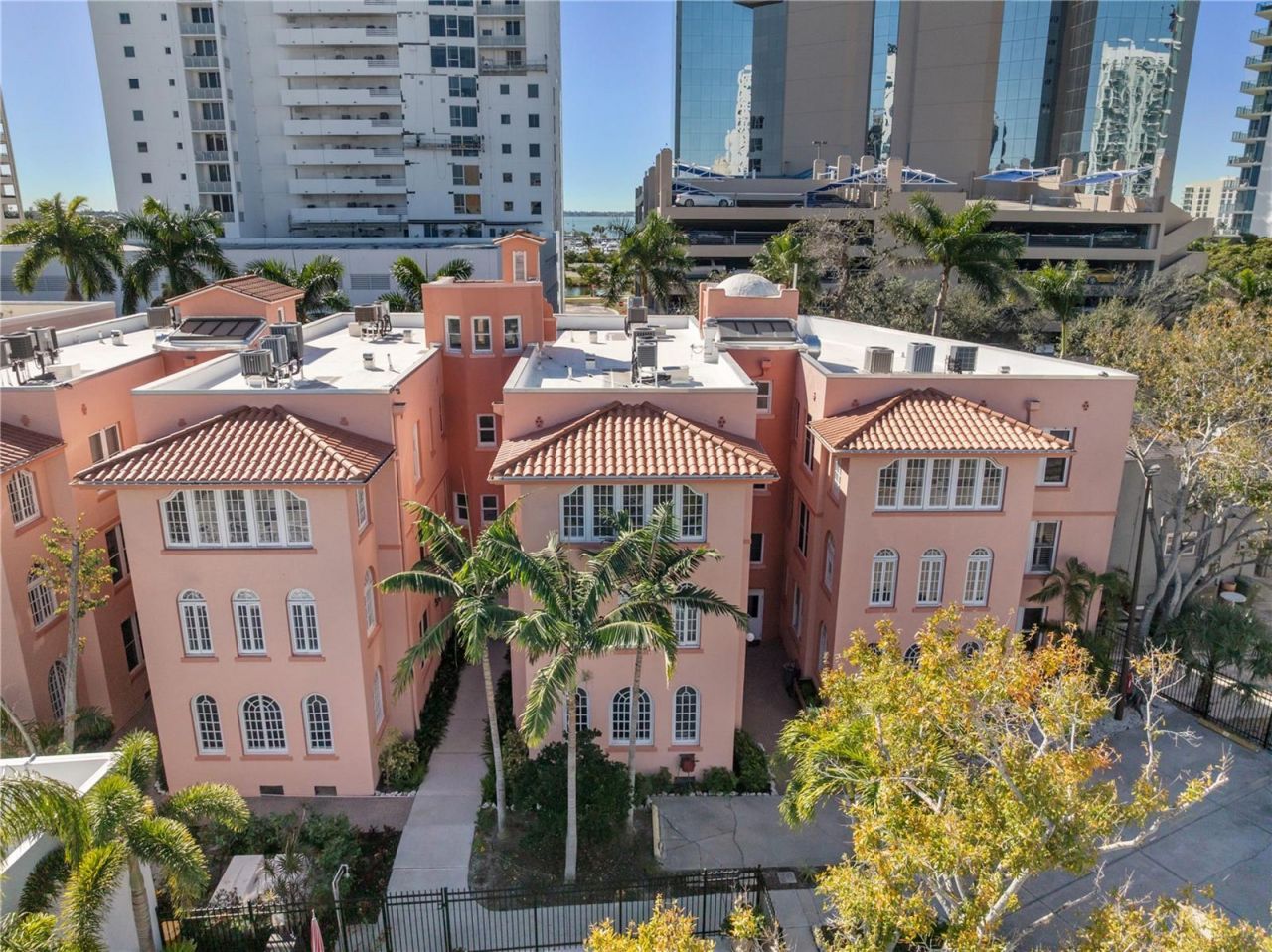 1221 N Palm Avenue, Unit 303, Sarasota, FL 34236 Photo
