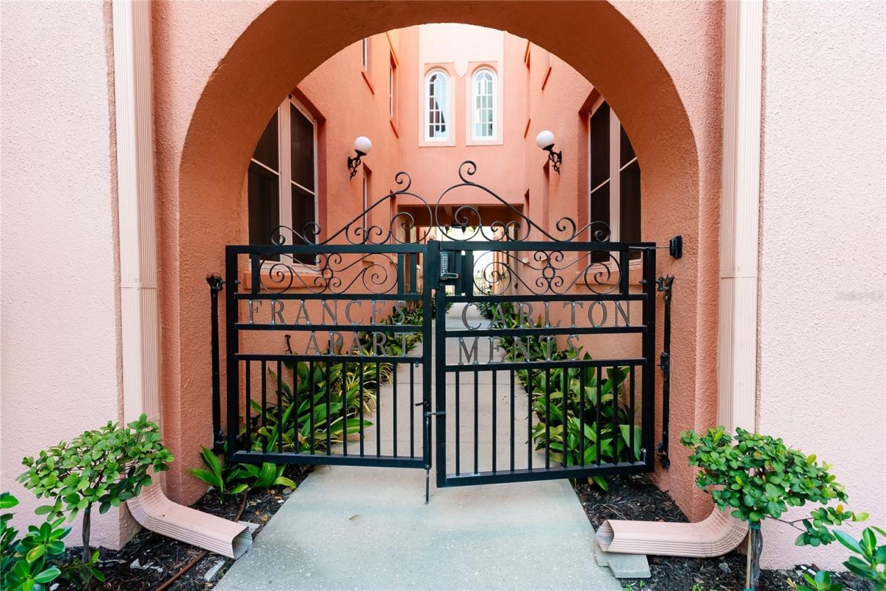 1221 N Palm Avenue, Unit 303, Sarasota, FL 34236 Photo