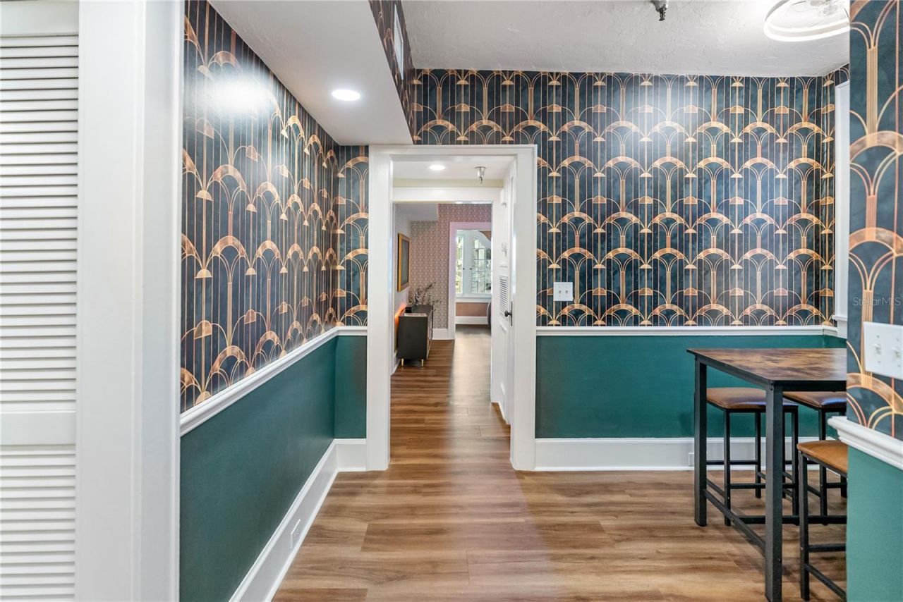 1221 N Palm Avenue, Unit 303, Sarasota, FL 34236 Photo